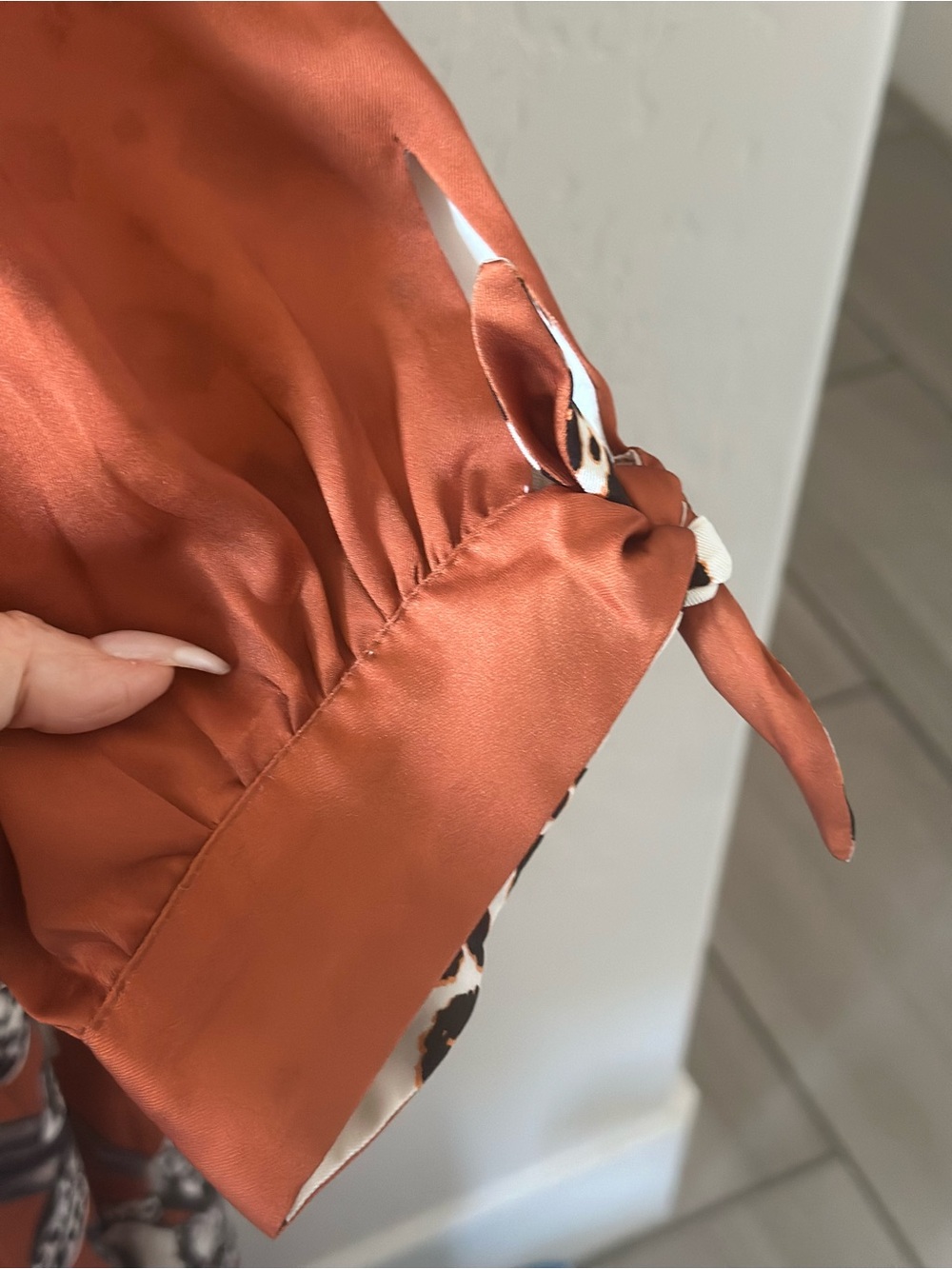 Chico's Rust Floral Satin Kimono reversible size 2 - Picture 6 of 7